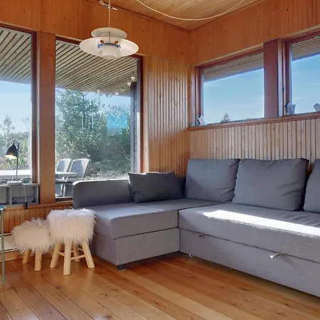 Dom wakacyjny Three-bedroom In